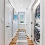 3 Bdrm 3 Full Bath Tower View Walk Up