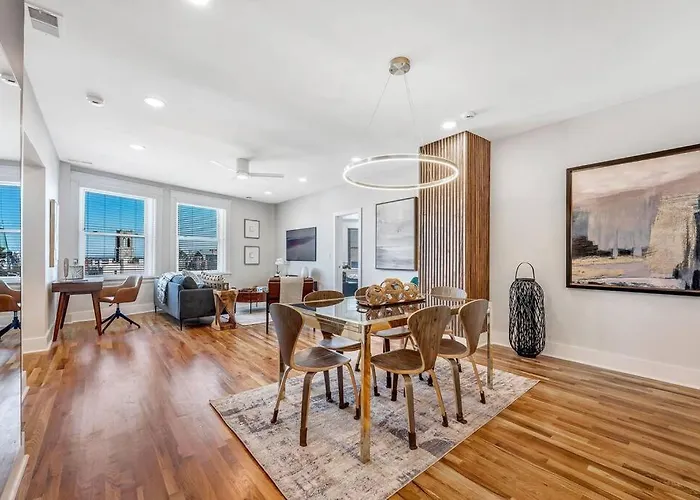 3 Bdrm 3 Full Bath Tower View Walk Up