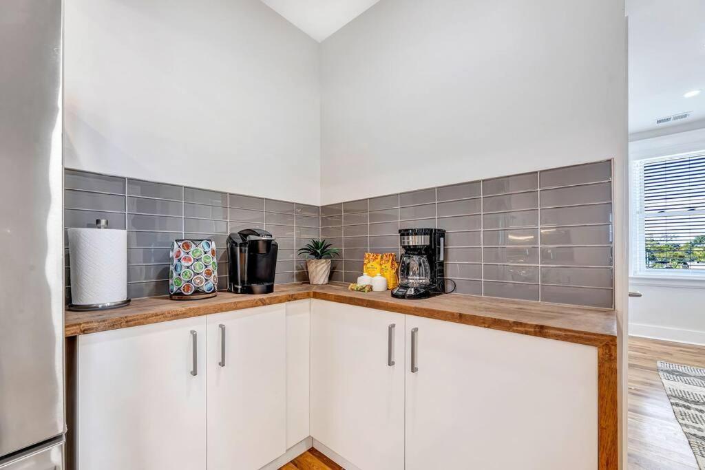 3 Bdrm 3 Full Bath Tower View Walk Up Apartment Cincinnati