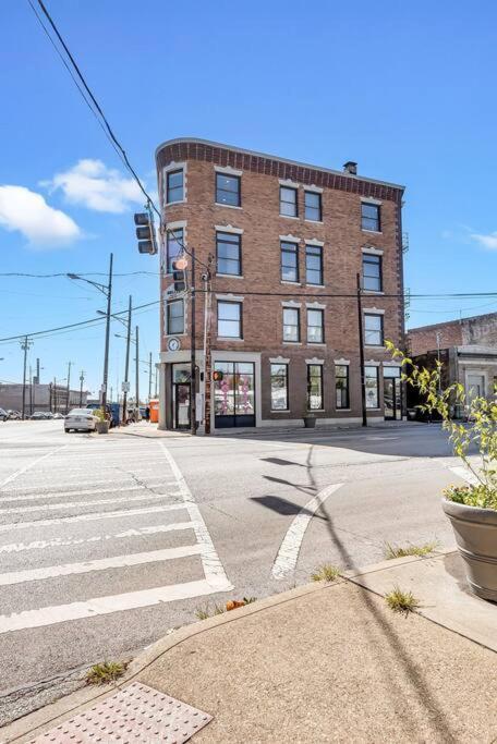 3 Bdrm 3 Full Bath Tower View Walk Up Apartment Cincinnati