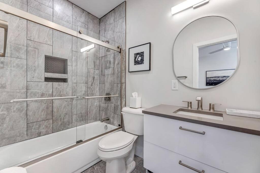 3 Bdrm 3 Full Bath Tower View Walk Up *